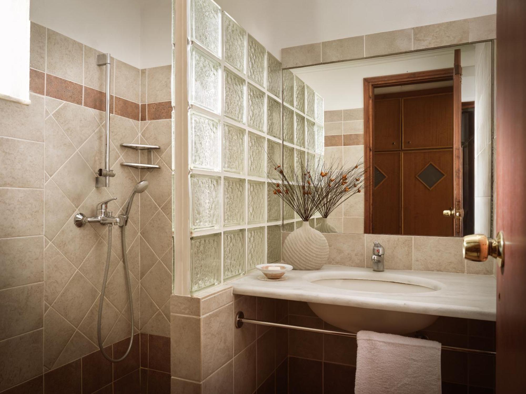 Aquarius Hotel Vasilikí エクステリア 写真