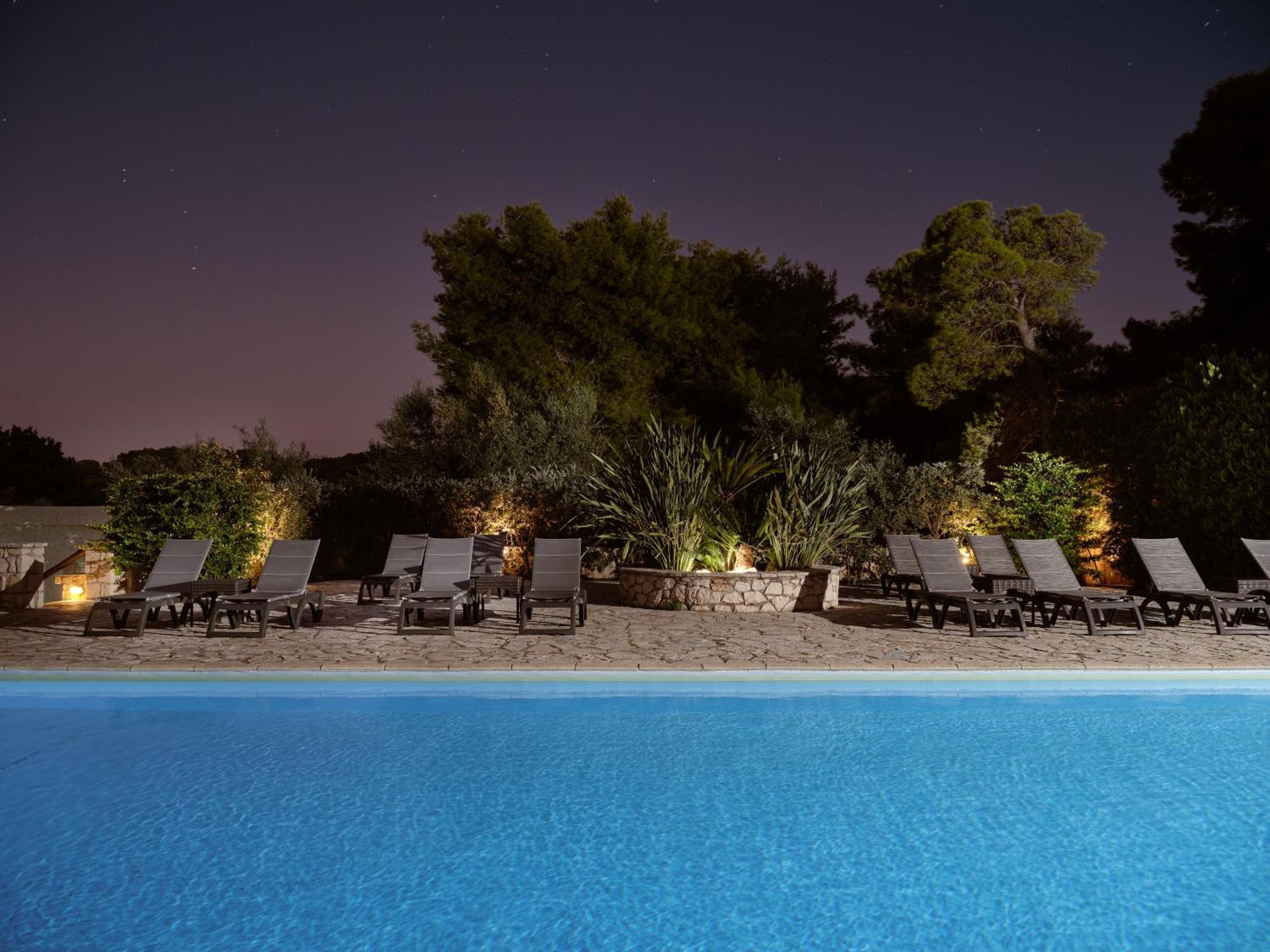 Aquarius Hotel Vasilikí エクステリア 写真